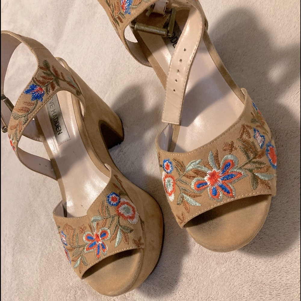Steve Madden chunky wedge size 9